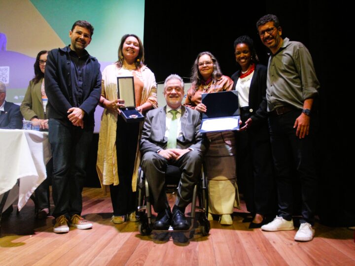 Reunião da SBPC em Niterói termina com homenagem e samba
