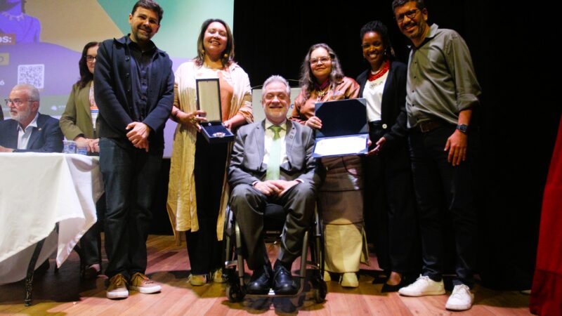 Reunião da SBPC em Niterói termina com homenagem e samba