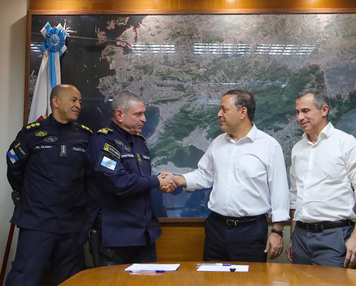Prefeito de Niterói renova convênio do Proeis por dois anos