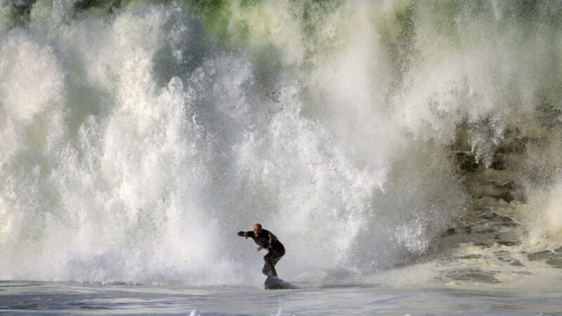 Itacoatiara Big Wave 2026 dispara Sinal Amarelo diante da possibilidade de entrada de grande swell na próxima semana