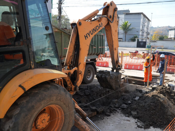 Obras de drenagem em Neves irão minimizar alagamentos no bairro
