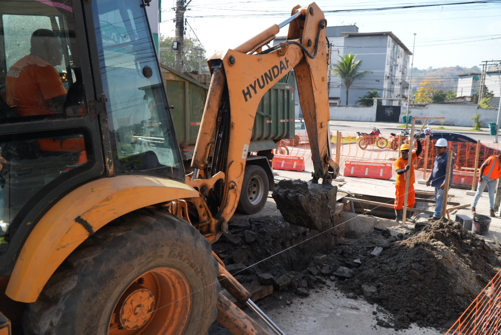 Obras de drenagem em Neves irão minimizar alagamentos no bairro