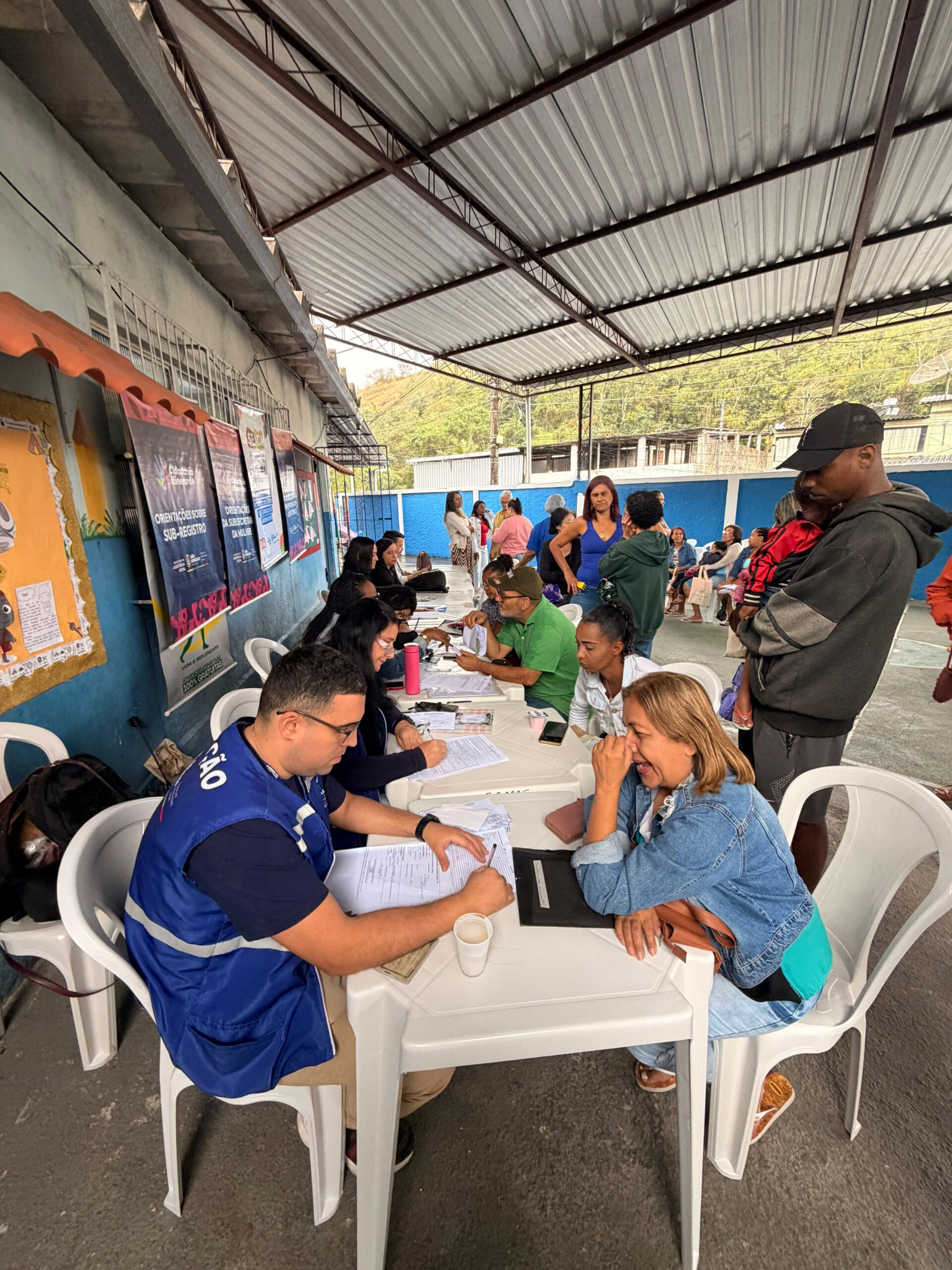 Moradores do bairro Engenho Pequeno participam do projeto Cidadania Itinerante