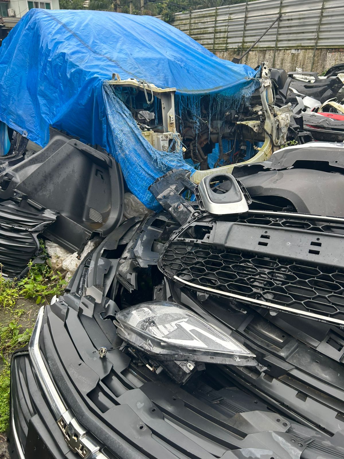 Ação integrada interdita estabelecimento irregular de peças automotivas em Niterói