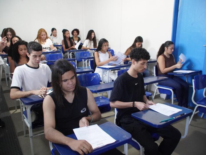 Espaço Universitário realiza simulado do Enem para preparar alunos para o exame
