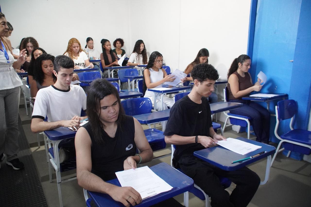 Espaço Universitário realiza simulado do Enem para preparar alunos para o exame