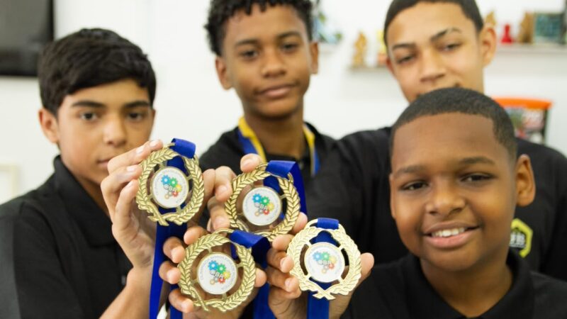Estudantes da Rede de Niterói conquistam primeiro lugar na Olimpíada Brasileira de Robótica e avançam à etapa nacional