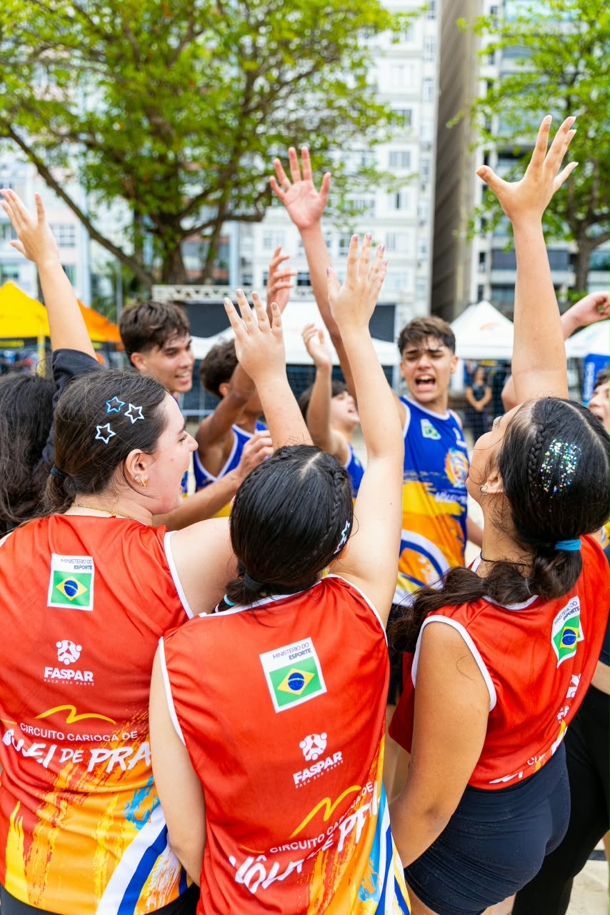 Esporte esquenta fim de semana chuvoso na Praia de Icaraí com três dias de competições e integração
