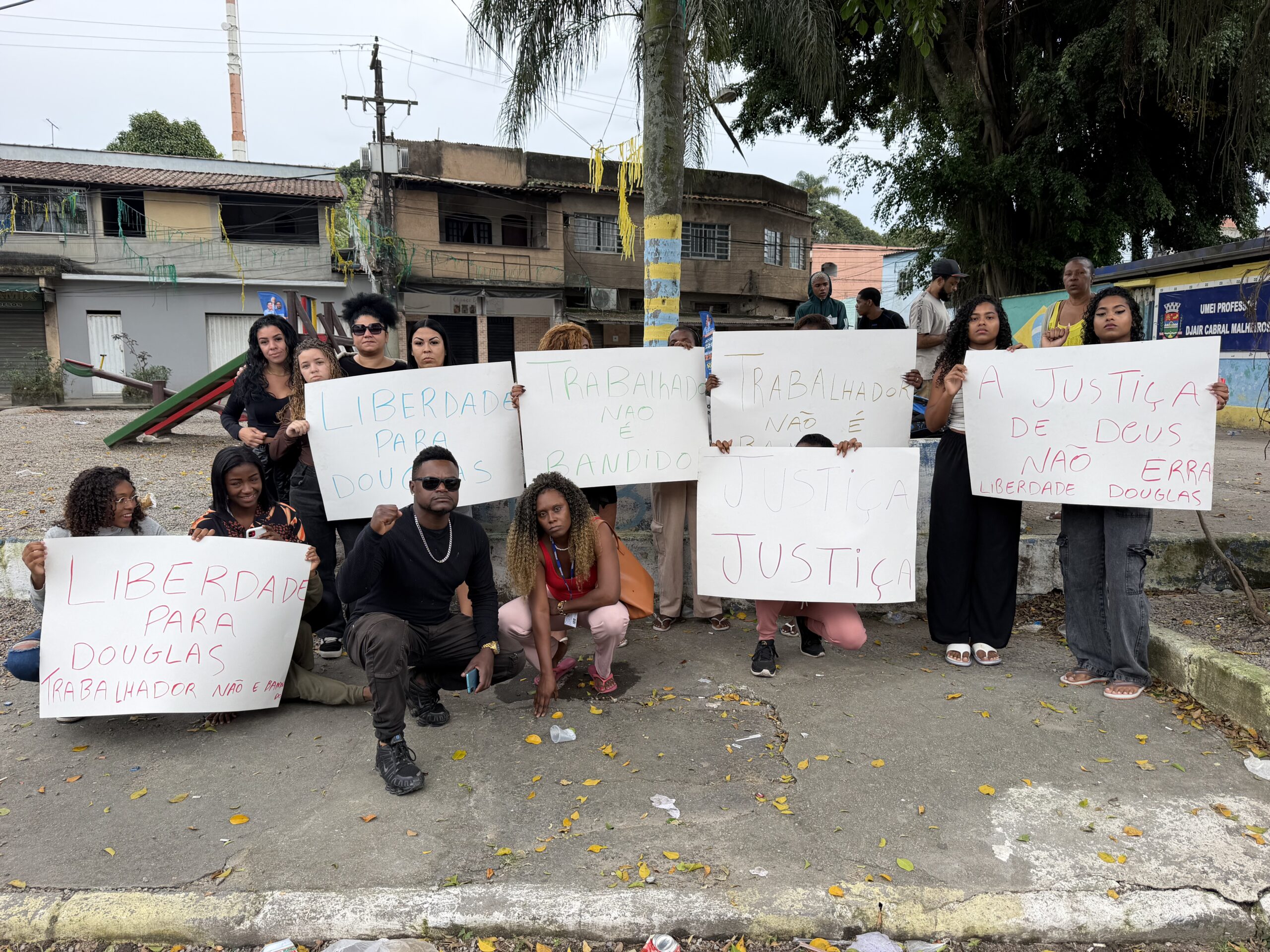 Moradores do Morro do Castro procuram o Factho Jornalismo após prisão de jovem e anunciam manifestação