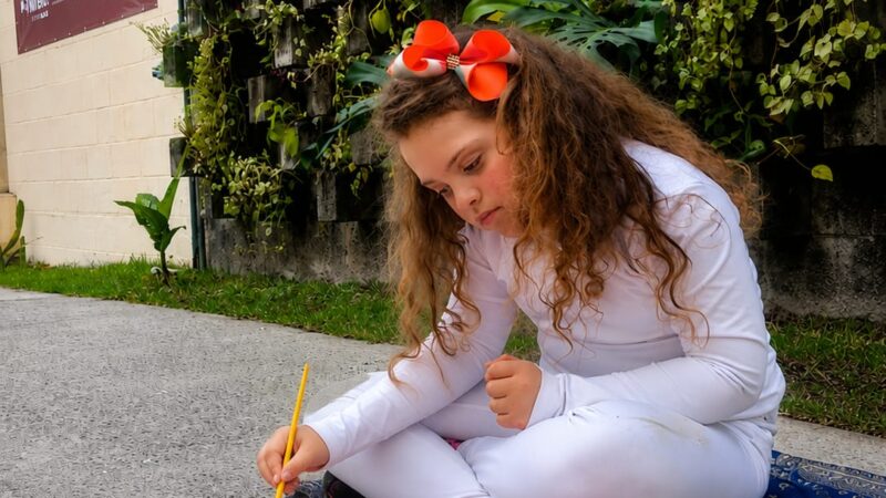 Centro Cultural Cauby Peixoto recebe exposição “Sonho e Cores”, da artista mirim Stella Moraes