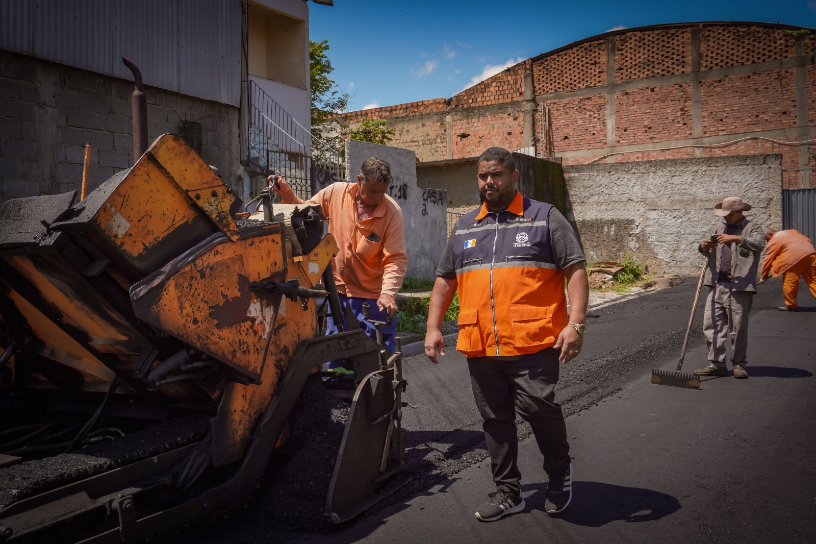 Itaboraí realiza obras de pavimentação no bairro Jardim Maykel em Manilha