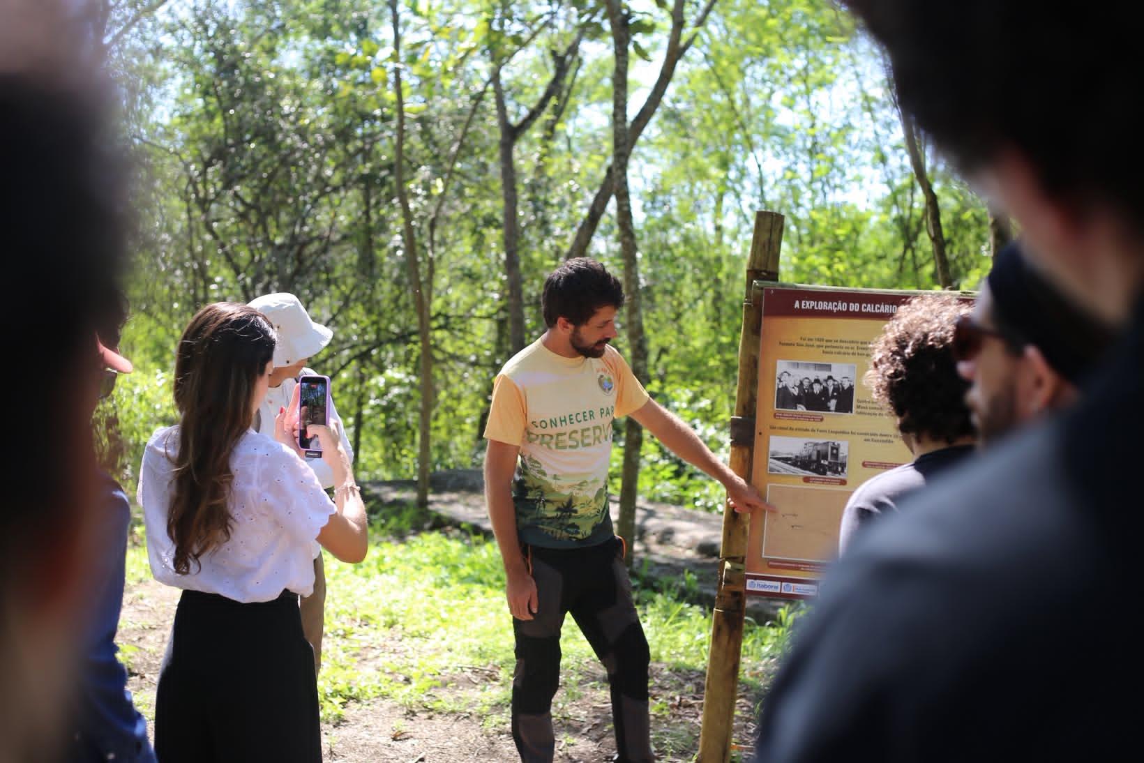 Parque Municipal Natural São José de Itaboraí recebe paleontólogos de diversos países