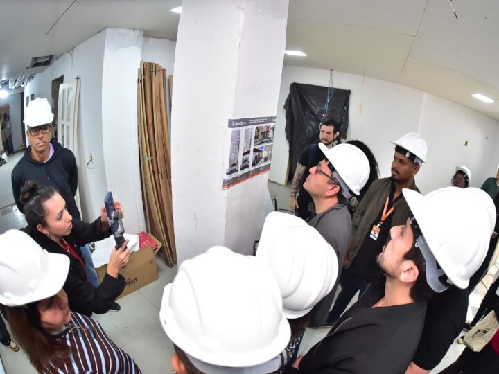 Prefeito Rodrigo Neves visita obras da UBS Icaraí, que será entregue no aniversário de Niterói