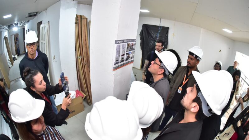 Prefeito Rodrigo Neves visita obras da UBS Icaraí, que será entregue no aniversário de Niterói