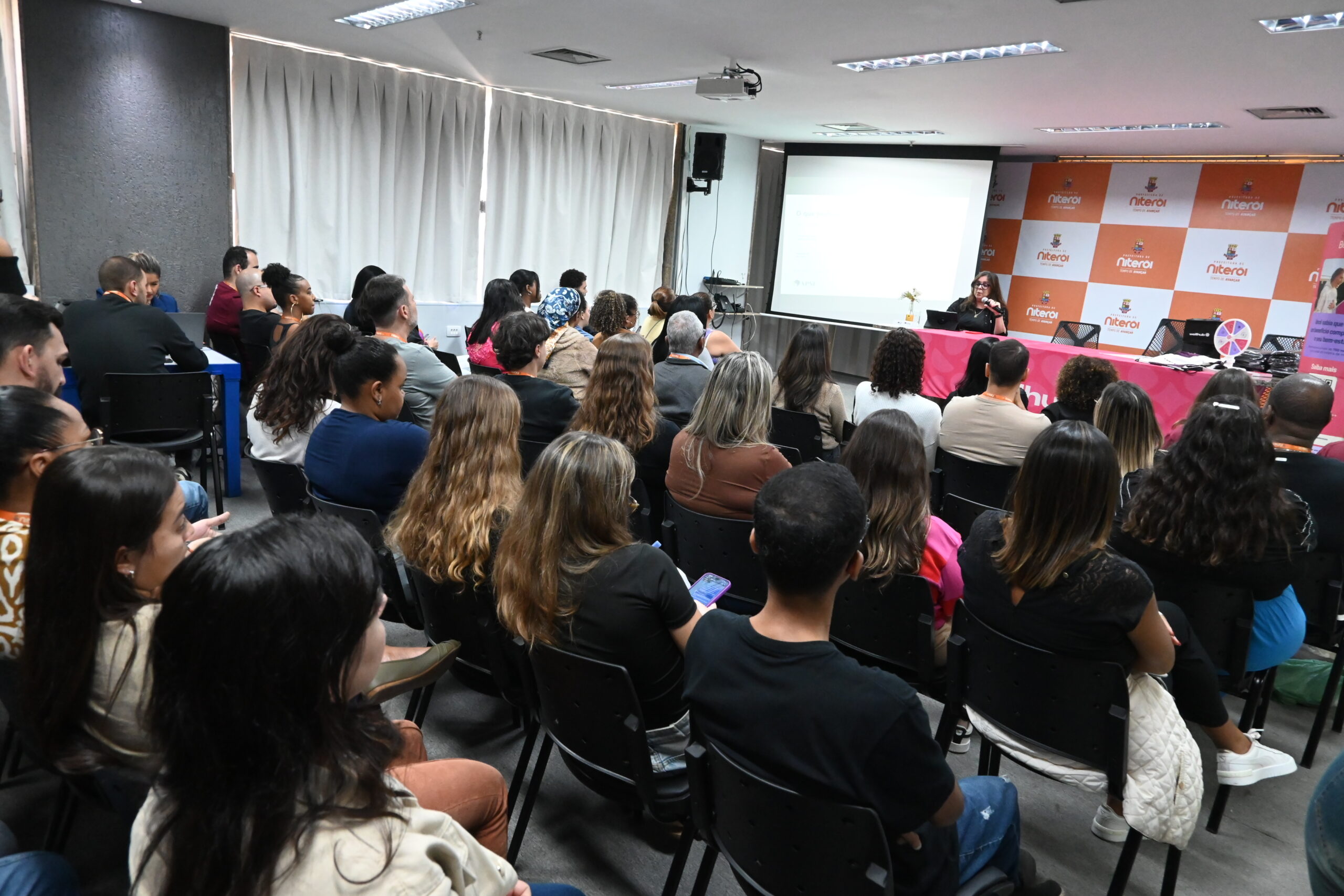 Prefeitura de Niterói promove tarde de cuidados pela saúde mental de servidores