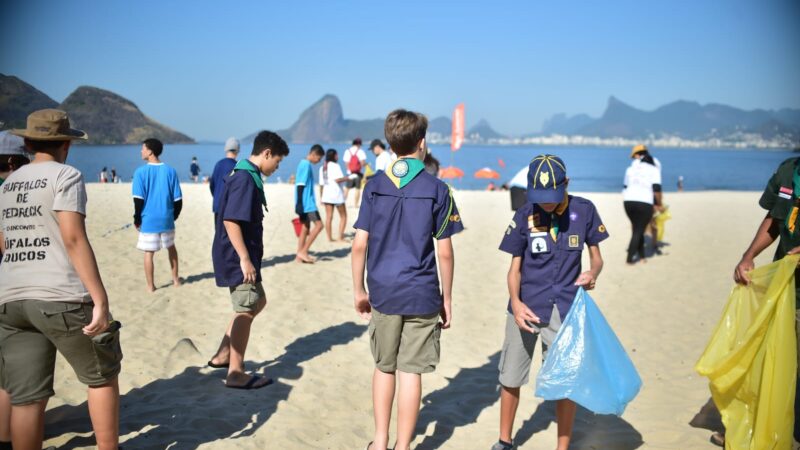 Clean Up Day reúne voluntários em 12 pontos de Niterói para ação de conscientização e preservação ambiental