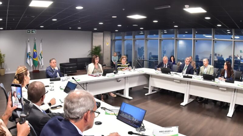 Prefeito Rodrigo Neves se reúne com presidente da Petrobras, Magda Chambriard, e representantes do setor naval, petróleo e logística