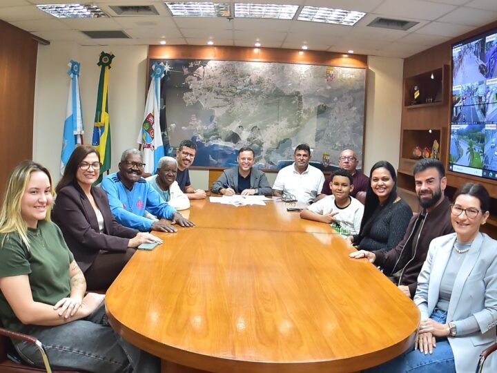 Prefeito de Niterói assina ordem de início para nova obra de contenção de encosta em Santa Bárbara