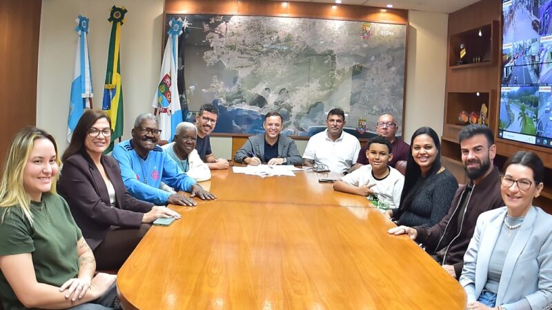 Prefeito de Niterói assina ordem de início para nova obra de contenção de encosta em Santa Bárbara