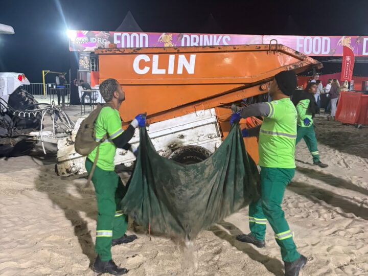Clin monta operação especial de limpeza da Praia de Icaraí após evento de três dias