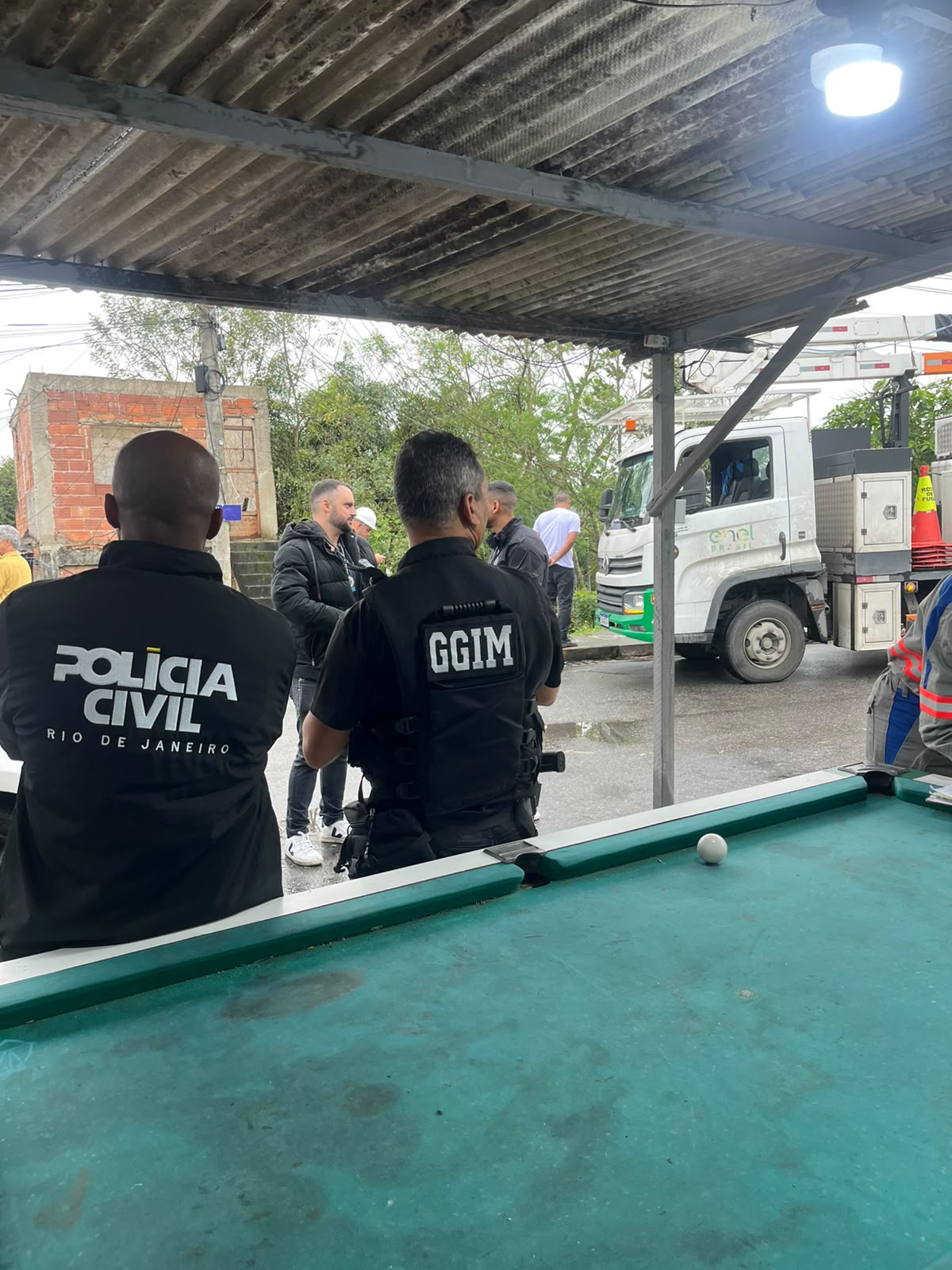 GGIM e Polícia Civil prendem dois suspeitos de furto de energia em trailers instalados irregularmente em área de proteção ambiental