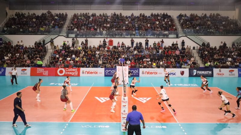 Com Arena Niterói lotada, SESC Flamengo vence o Fluminense na abertura da Copa Supervôlei Feminino