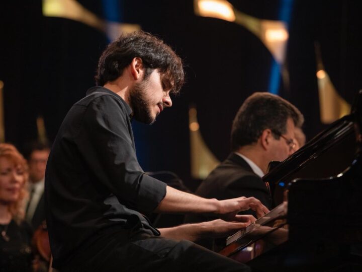 Destaque da nova geração do piano brasileiro, Bruno de Lorenzo apresenta recital solo no Theatro Municipal de Niterói