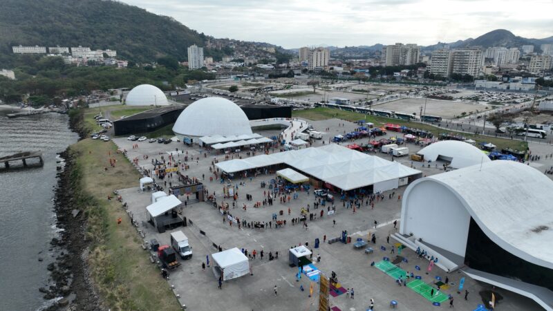 Quinta Maratona de Niterói será realizada neste domingo (27) com provas para diferentes perfis de corredores e alterações no trânsito