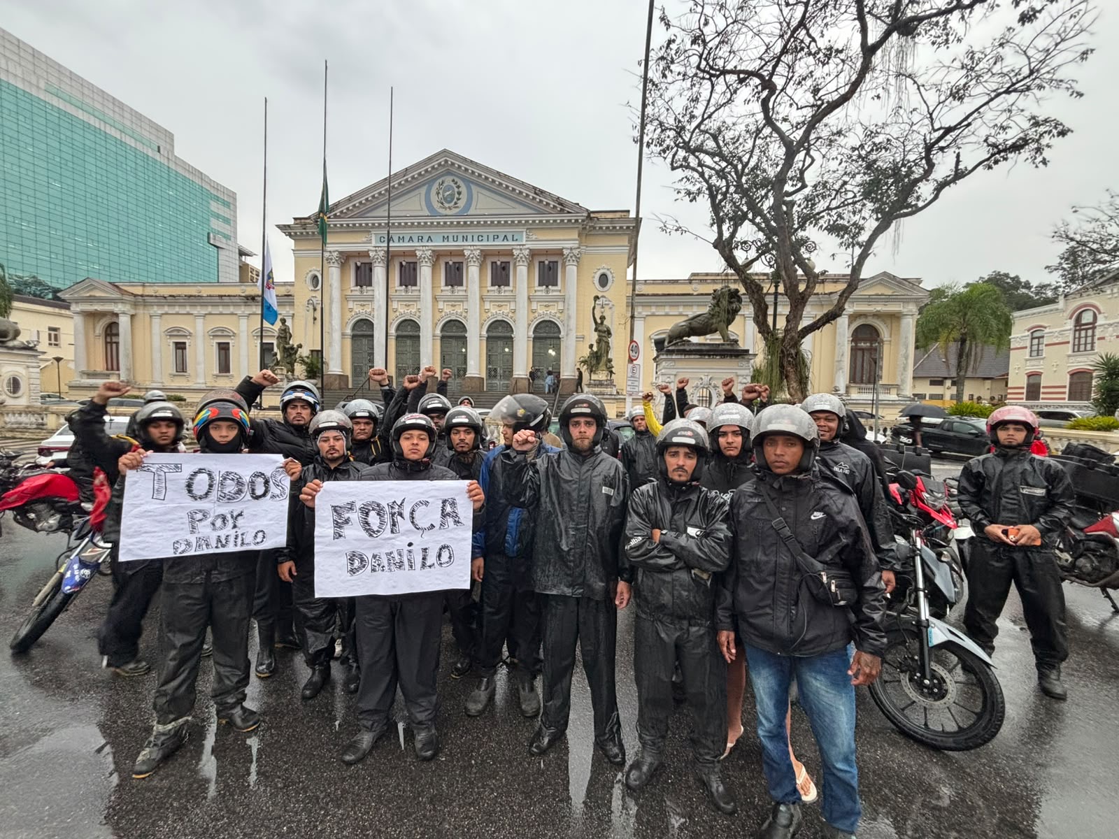 Motoboys fazem ato por Danilo e pedem apuração rigorosa sobre abordagem policial