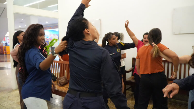 Guarda Municipal de São Gonçalo realiza aula de defesa pessoal para mulheres