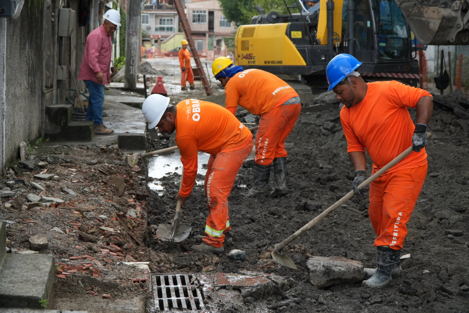 Obras de macro e microdrenagem em Neves seguem a todo vapor