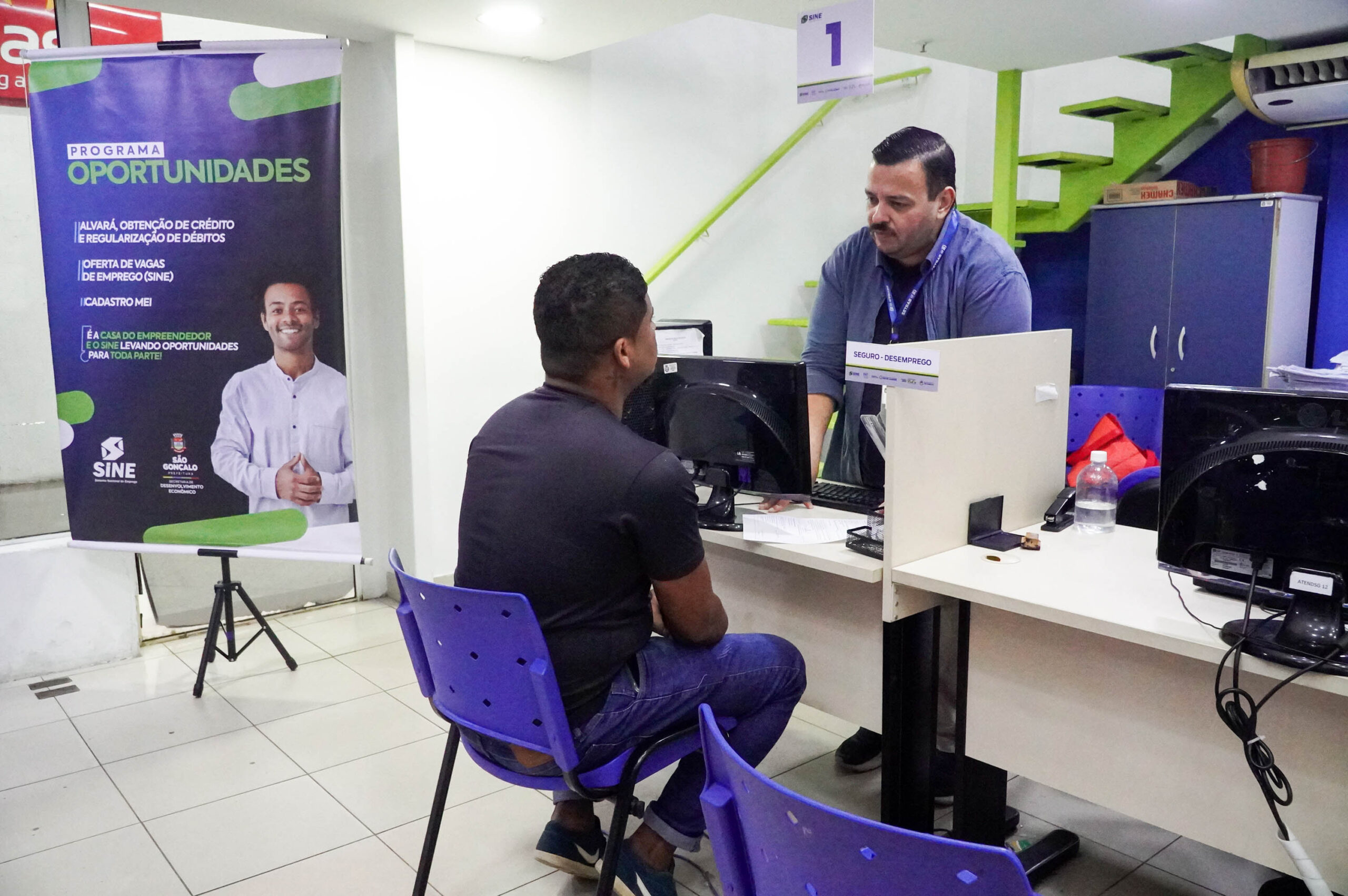 São Gonçalo encaminha para vagas de emprego em serviços gerais e tecnologia