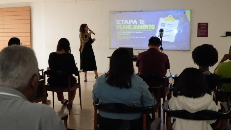 São Gonçalo reúne empreendedores em palestra sobre vendas por transmissões ao vivo