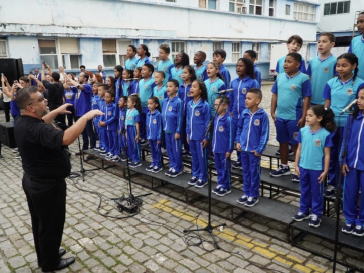 São Gonçalo comemora seus 136 anos com tradicional desfile no Centro