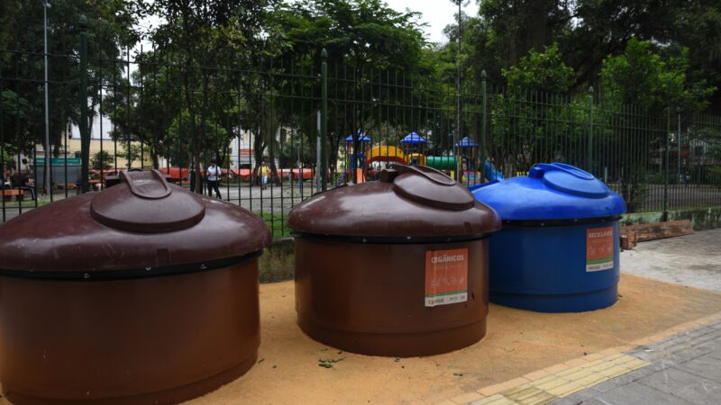 Clin intensifica coleta seletiva com instalação de novos moloks no Centro de Niterói