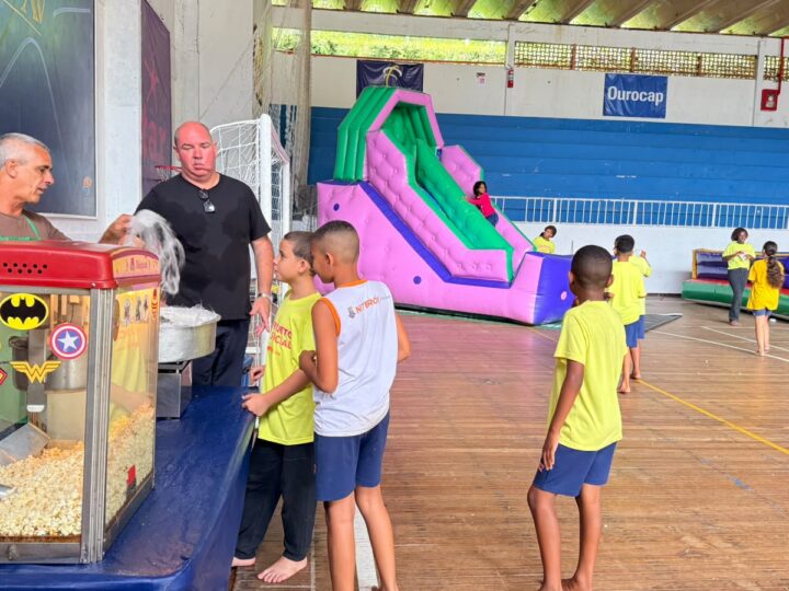 Alunos do Clin Social participam de programação especial pelo Mês das Crianças