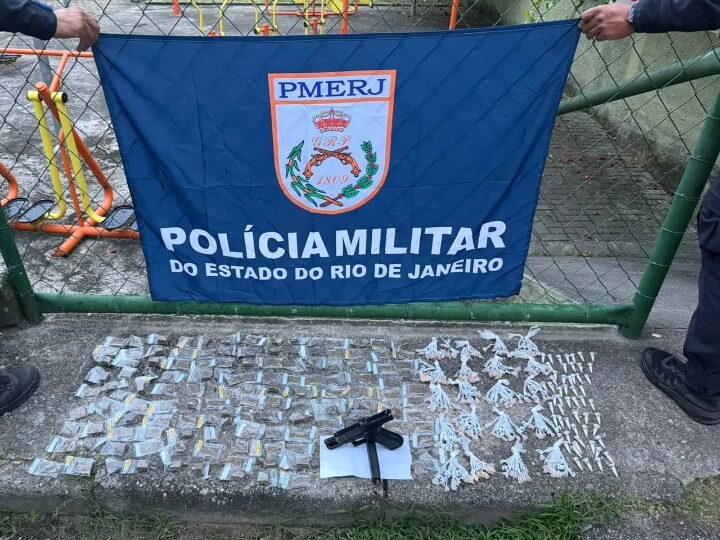 POLICIAIS DO 12º BPM SÃO RECEBIDOS A TIROS DURANTE INCURSÃO NO SANTO CRISTO, EM NITERÓI; HOMEM É BALEADO E MORRE