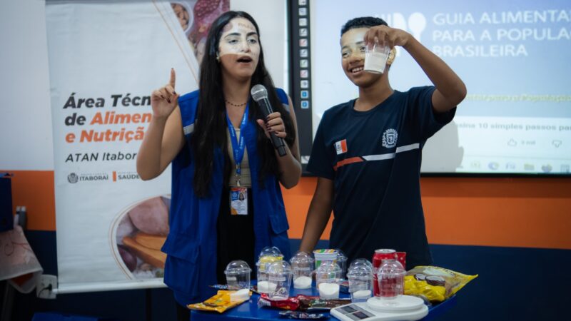 Ação do PSE alerta estudantes sobre consumo de açúcar e alimentos ultraprocessados