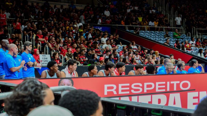 Alunos do projeto Itaboraí + Esportes acompanham final do Campeonato Carioca de Basquete no Maracanãzinho