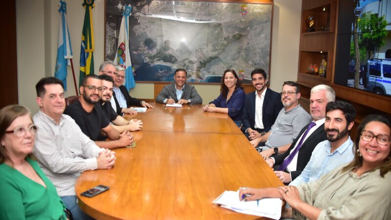 Prefeito Rodrigo Neves assina decreto de desapropriação do Teatro Leopoldo Fróes e anuncia restauração para 2027