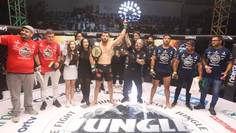 Otton Jasse mantém cinturão em noite emocionante no Jungle Fight 155, na Arena Niterói
