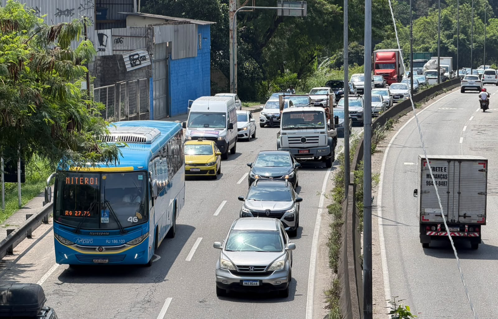 CAOS NO TRÂNSITO! VOLTA DO FERIADÃO DEIXA PONTE, BR-101 E PRINCIPAIS VIAS DE NITERÓI ENGARRAFADAS
