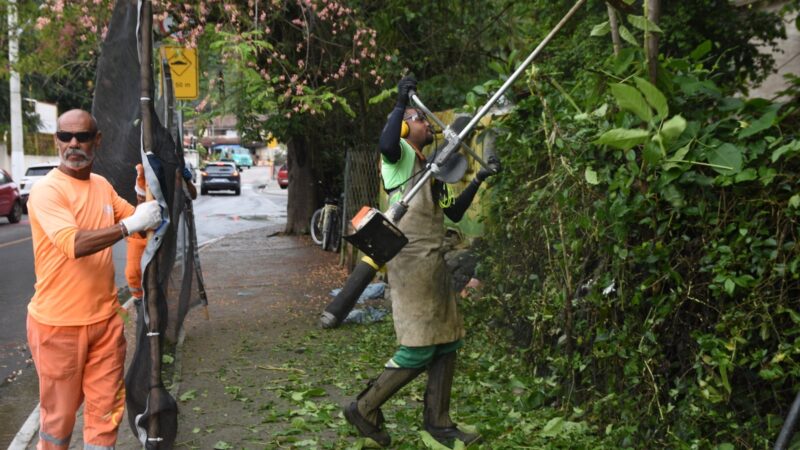 Clin realiza mutirão de limpeza na Região Oceânica