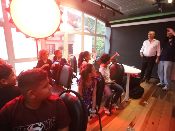 Prefeito de Rosário (ARG) visita equipamentos públicos que integram o Pacto Niterói Contra a Violência