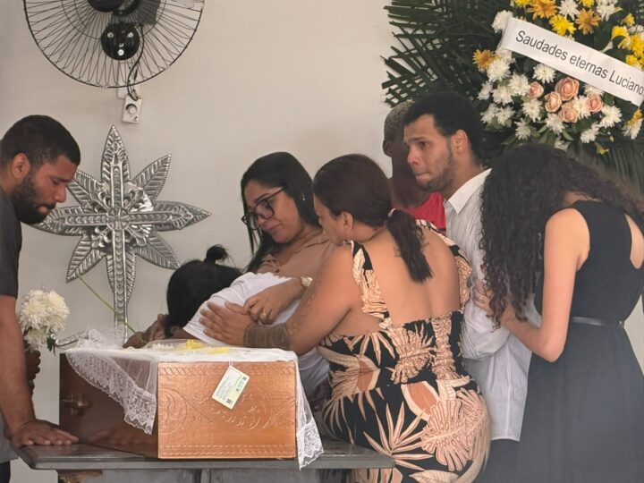 Tristeza e revolta no sepultamento do Motoboy Luciano Simplício