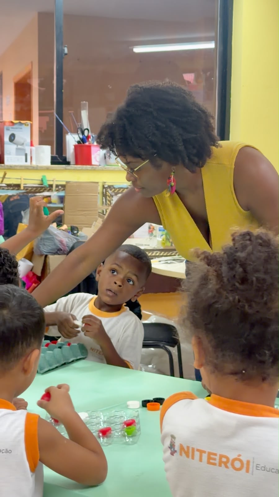 De aluna a professora: trajetória de Rejany Oliveira mostra o poder transformador da escola pública de Niterói