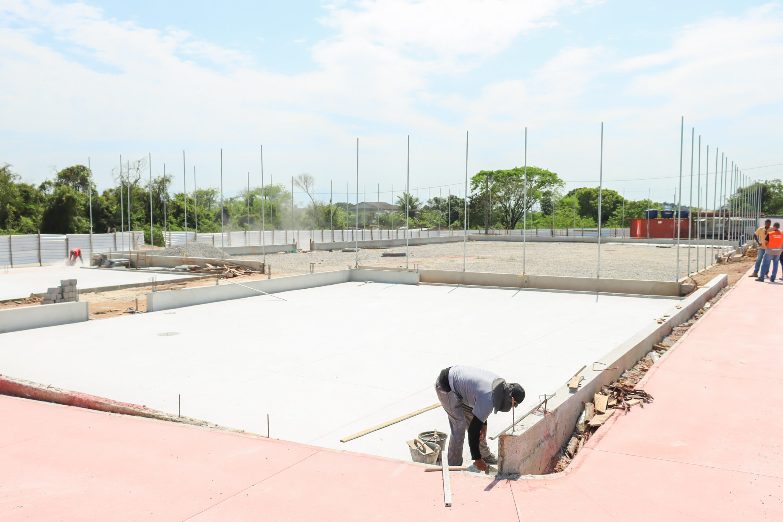 Novo complexo esportivo no Jardim Bom Retiro começa a tomar forma
