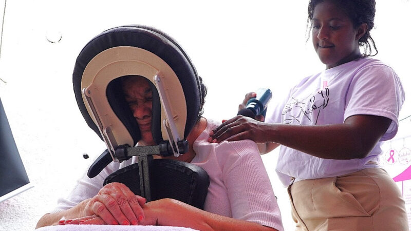 São Gonçalo inicia campanha Outubro Rosa com palestras e serviços de cuidados a pacientes oncológicas