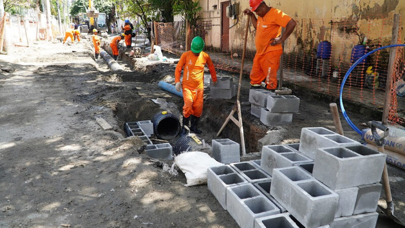Obras de macro e microdrenagem avançam em Neves