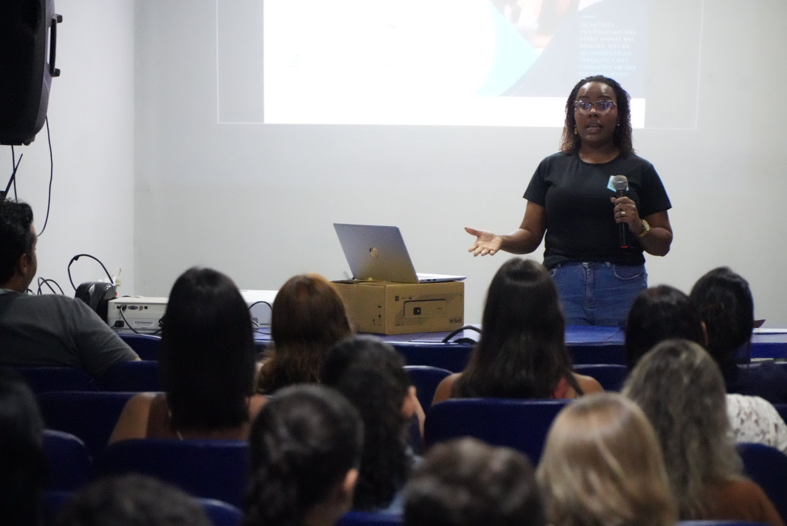 Servidores participam de palestra promovida pela Funasg